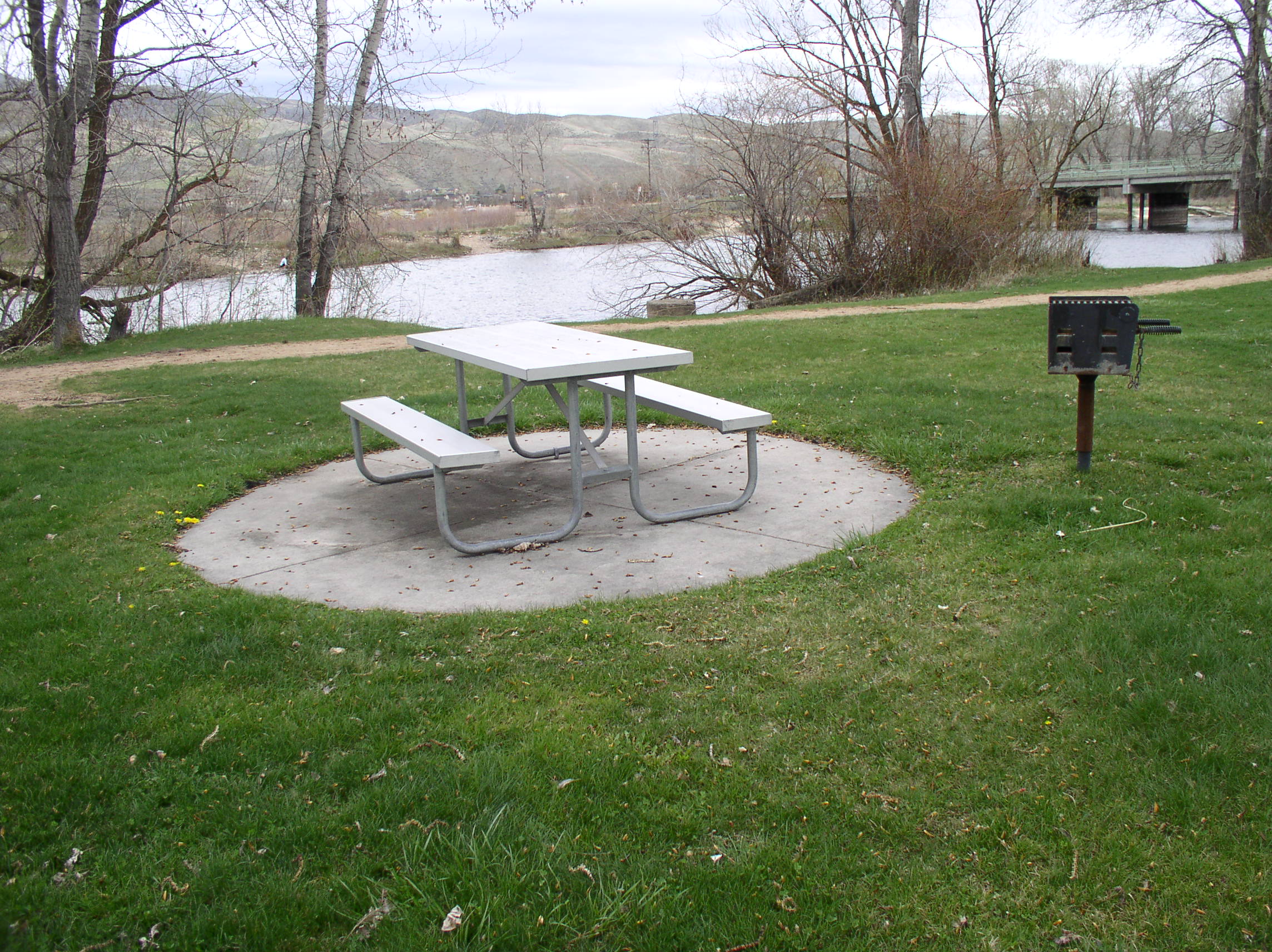 Picnic Pad with BBQ